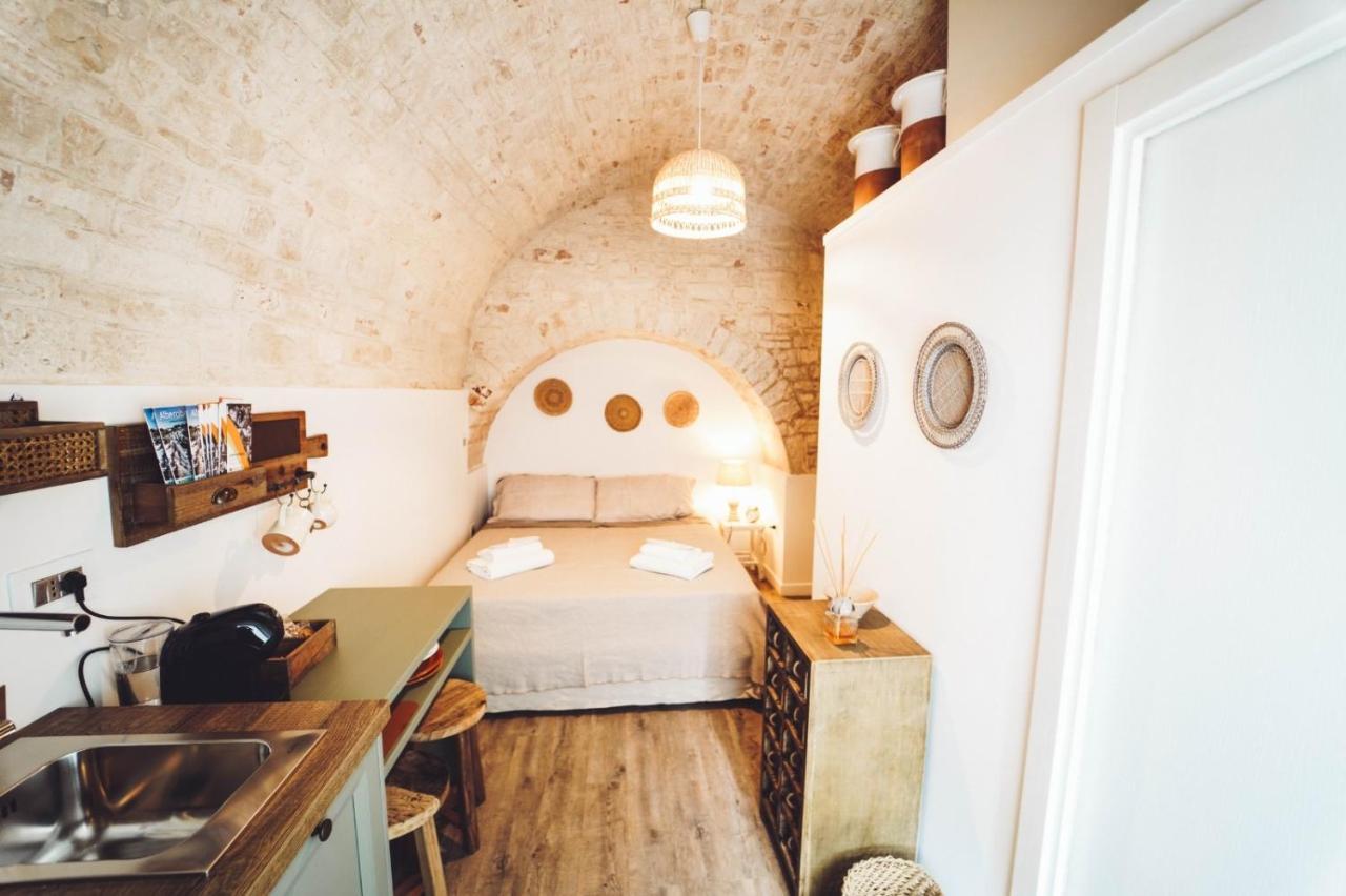 Trullo Syrah-Trulli Anti Charme & Relax Bed & Breakfast Alberobello Exterior photo